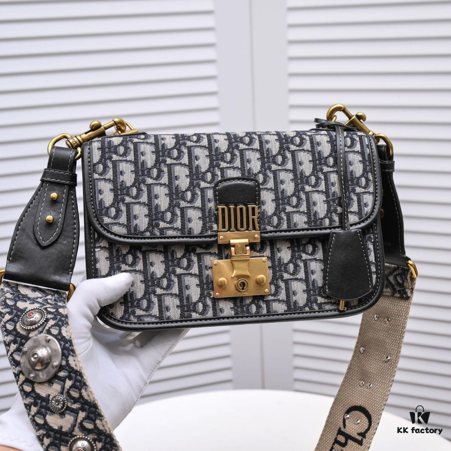 6930a5c26e68136f4d9ac1d8 Shoulder Strap Style 🔥🔥‼ Original Design Development! No Detail Overlooked... DIOR OBLIQUE Flap Top-Handle Mini Bag, Signature Canvas with Smooth Calfskin Trim, Vintage Gold-Tone Metal Lock Closure, Detachable Chain Strap with 'CD' Logo in Vintage Gold-Tone Metal, Can Be Carried as a Shoulder or Crossbody Bag