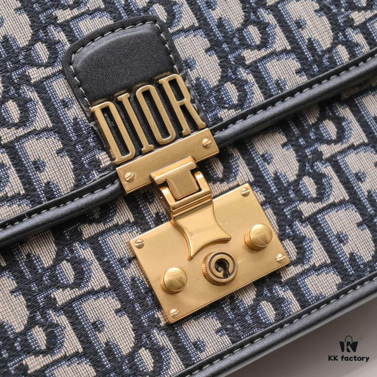 6930a5c26e68136f4d9ac1d9 Shoulder Strap Style 🔥🔥‼ Original Design Development! No Detail Overlooked... DIOR OBLIQUE Flap Top-Handle Mini Bag, Signature Canvas with Smooth Calfskin Trim, Vintage Gold-Tone Metal Lock Closure, Detachable Chain Strap with 'CD' Logo in Vintage Gold-Tone Metal, Can Be Carried as a Shoulder or Crossbody Bag