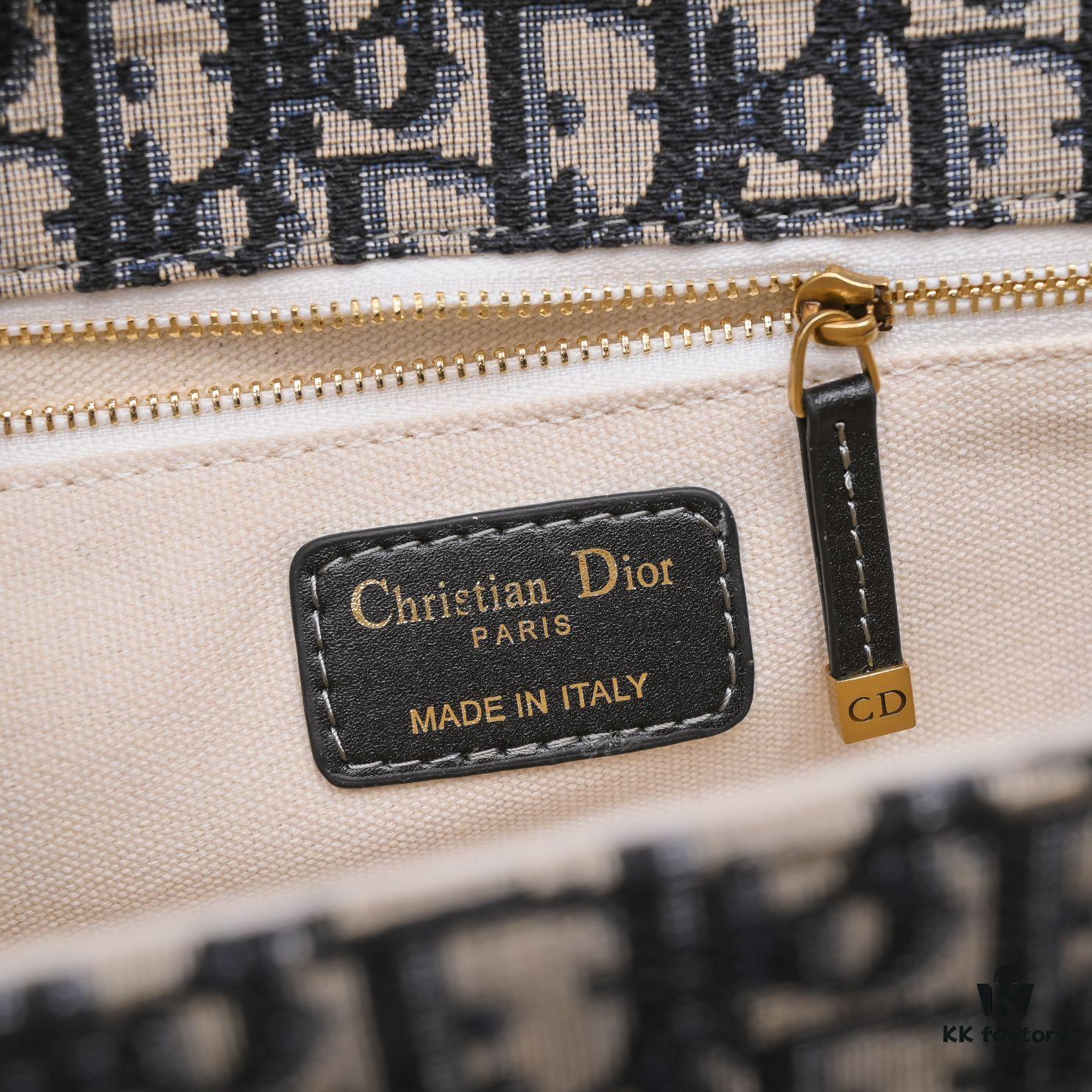 6930a5c86e68136f4d9ac1e3 DIOR OBLIQUE Flap Handheld Bag with Chain Detail