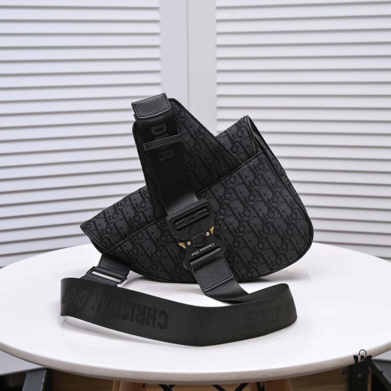 6930a5cb6e68136f4d9ac1e8 Dior Men's SADDLE Unisex Crossbody Bag / Chest Bag