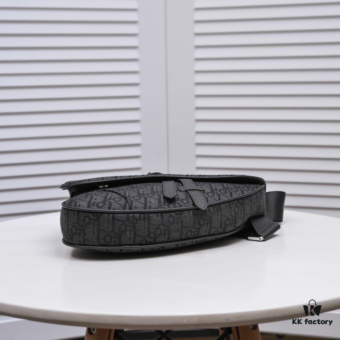 6930a5cd6e68136f4d9ac1ed Dior Men's SADDLE Unisex Crossbody Bag / Chest Bag
