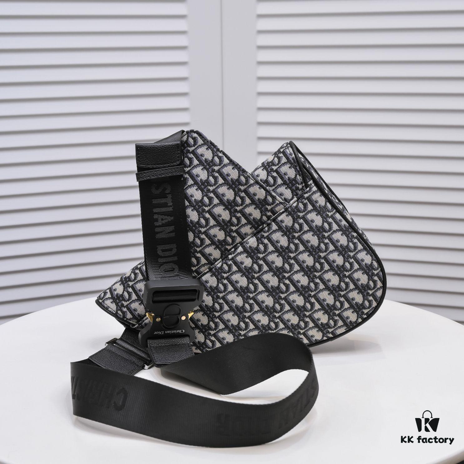 6930a5ce6e68136f4d9ac1ef Dior Men's SADDLE Unisex Crossbody Bag / Chest Bag