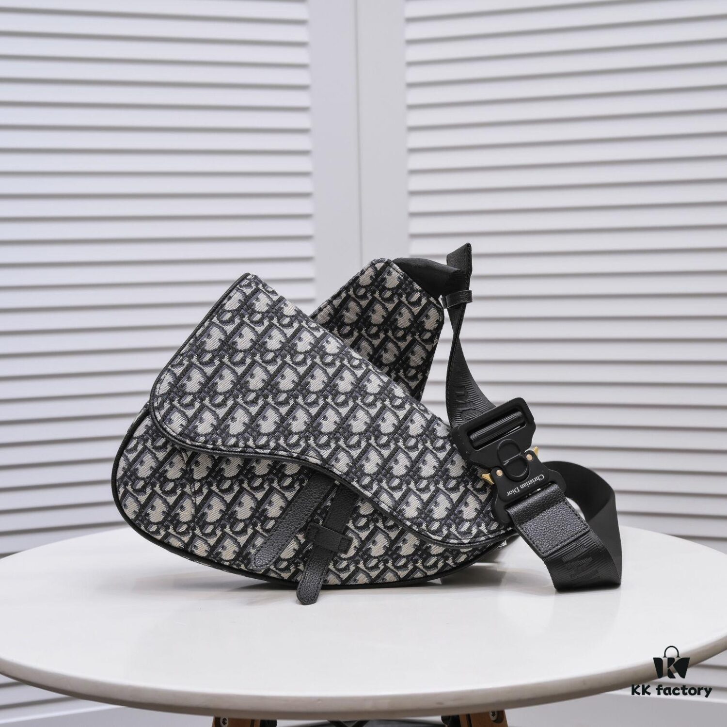 6930a5ce6e68136f4d9ac1f0 Dior Men's SADDLE Unisex Crossbody Bag / Chest Bag