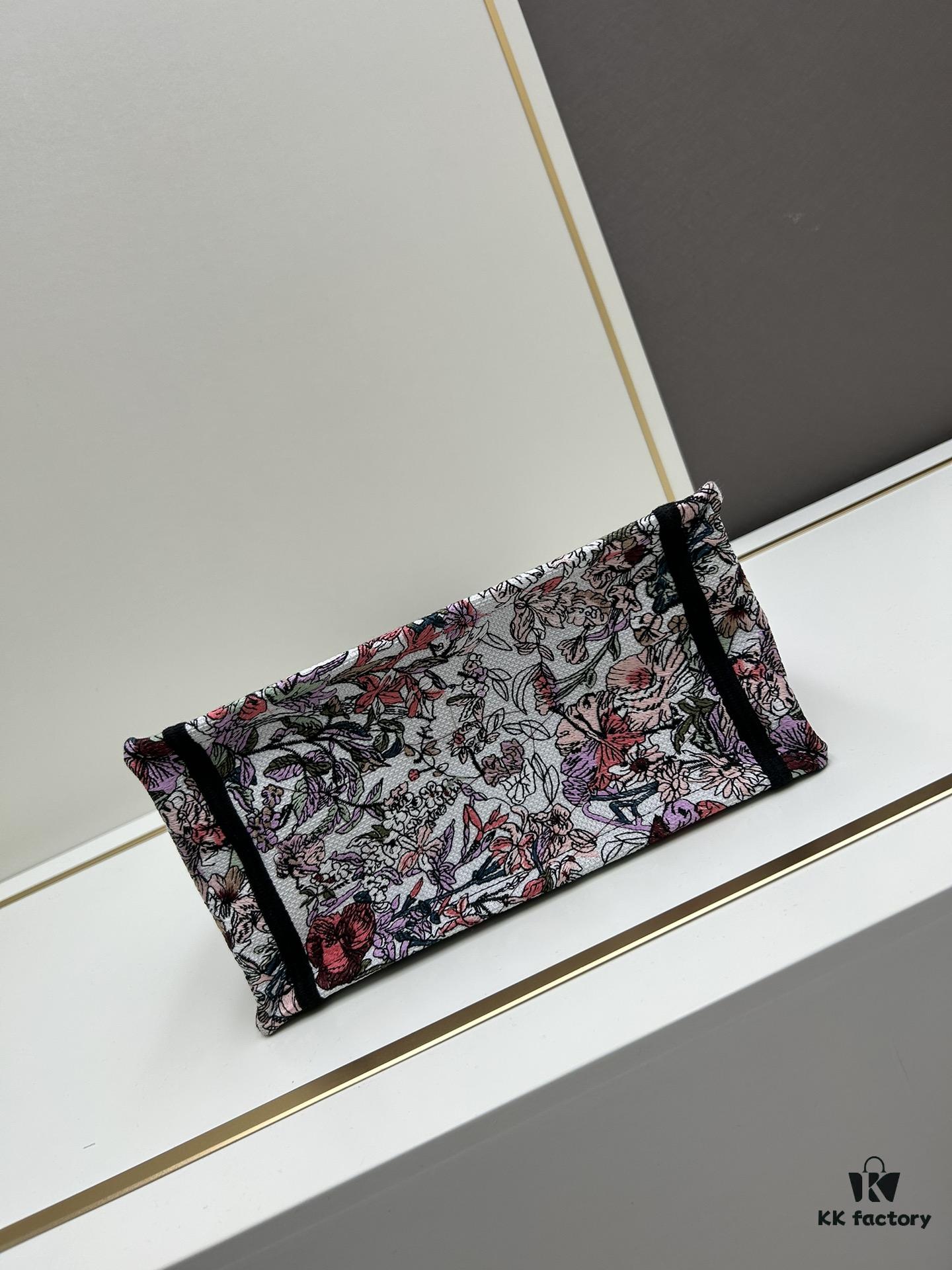 6930a5f46e68136f4d9ac235 Book Tote Bag with Embroidered Small Size 26.5cm