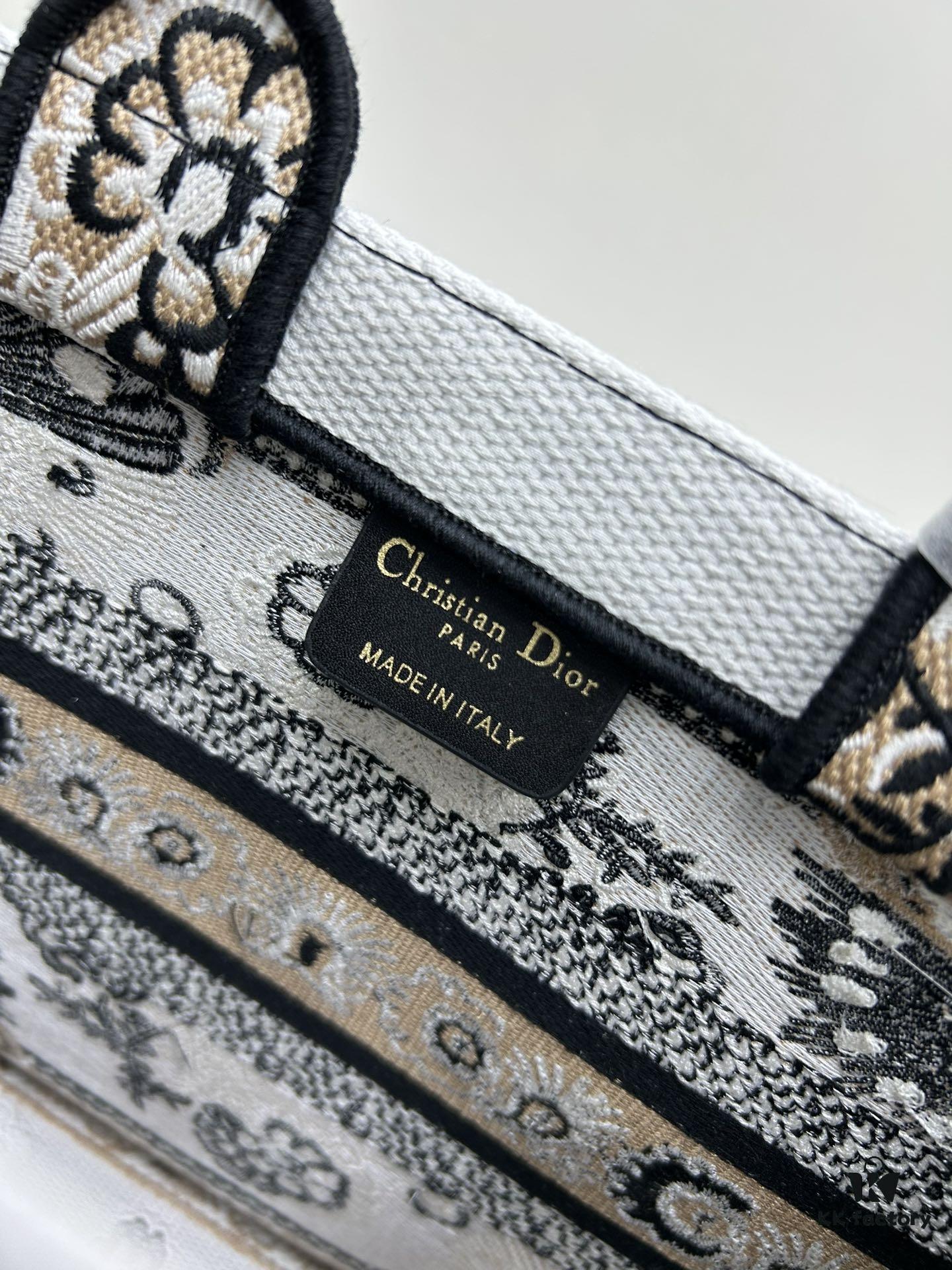 6930a5fa6e68136f4d9ac23f Book Tote Bag with Embroidered Small Size 26.5cm