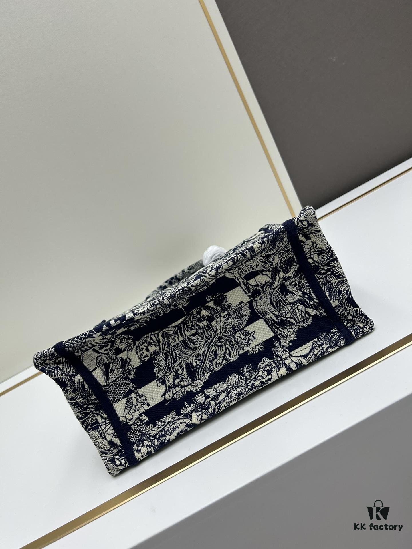 6930a6046e68136f4d9ac24d Book Tote Bag with Embroidered Small Size 26.5cm