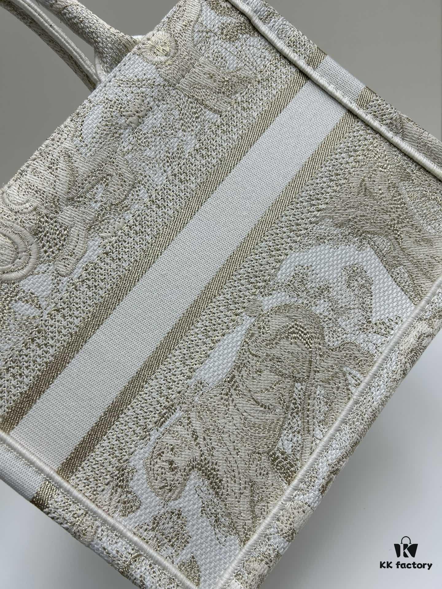 6930a6116e68136f4d9ac266 Book Tote Bag with Embroidered Small Size 26.5cm
