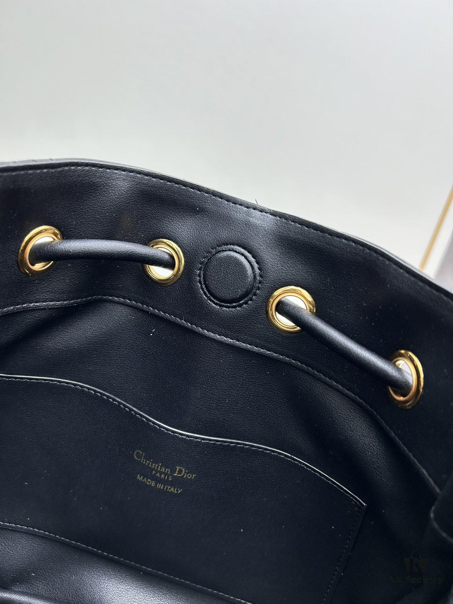6930a6236e68136f4d9ac28b Full Leather Blue Cloth Dior Nolita Handbag from the 2024 Autumn Ready-to-Wear Collection