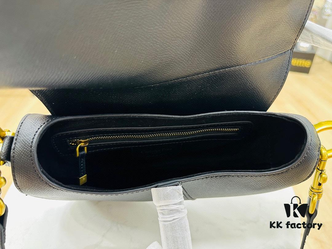 6930a6806e68136f4d9ac333 New Arrival☀️ Palm Grain Saddle Bag – Be a Classic with Classics