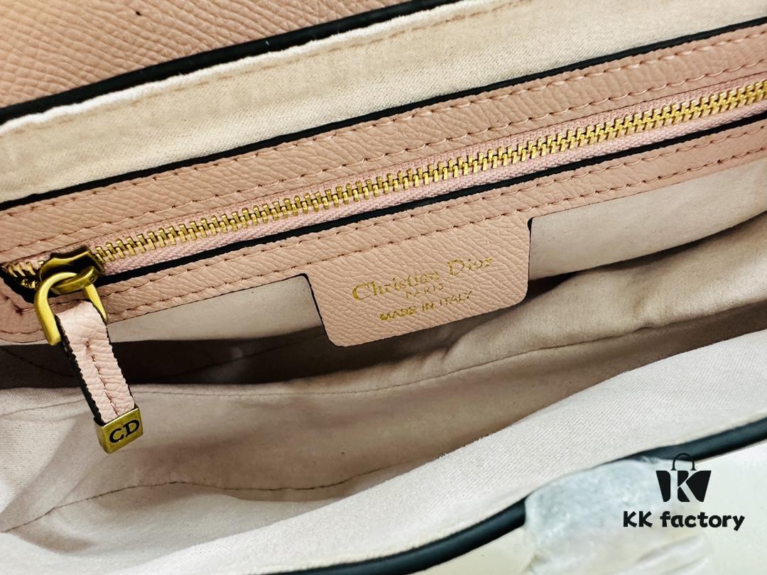 6930a6956e68136f4d9ac35a New Arrival☀️ Palm-Print Saddle Bag Be a Classic with Classics — Fashion Comes and Goes, But Classics Are Forever