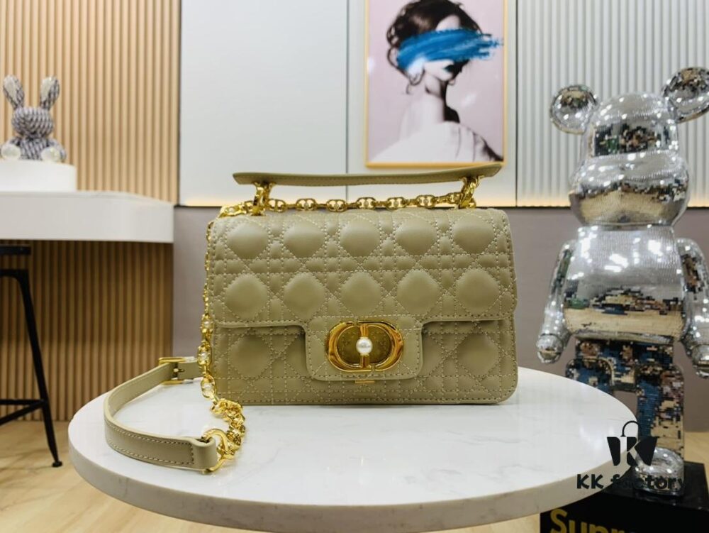 6930a6c96e68136f4d9ac3be Dior Jolie Bag