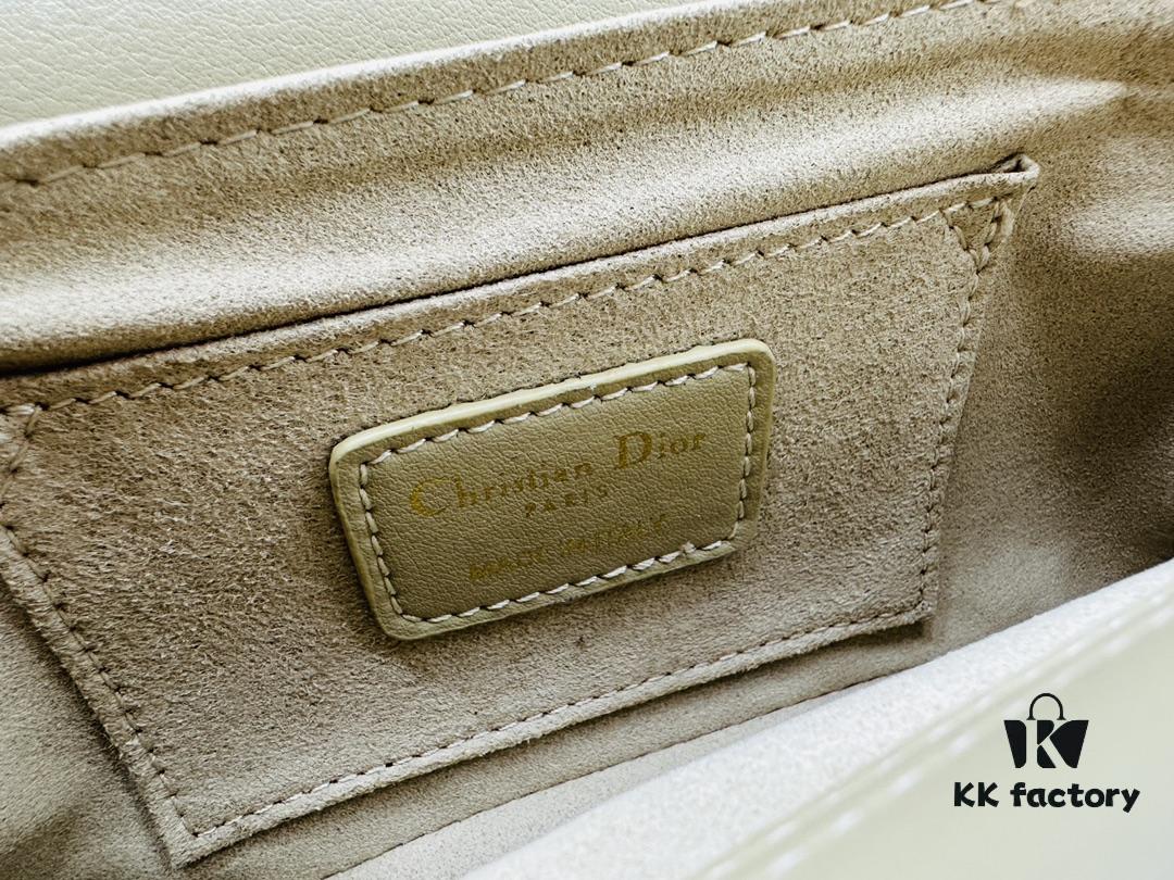 6930a6c96e68136f4d9ac3bf Dior Jolie Bag Handbag