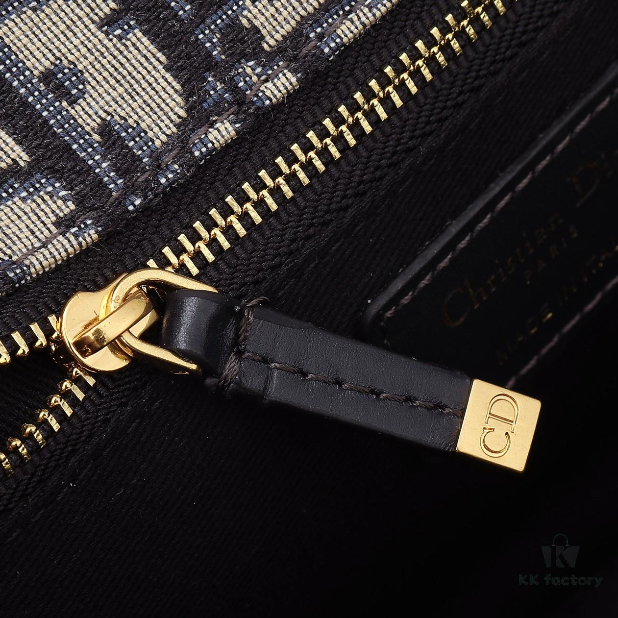 MONTAIGNE Leather Shoulder Strap M9203