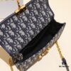 30 MONTAIGNE Chain Bag M9334