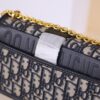 30 MONTAIGNE Chain Bag M9334