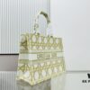 6930a7696e68136f4d9ac507 Thick Thread, Heavy Fabric Original Order Medium Di0r Book Tote