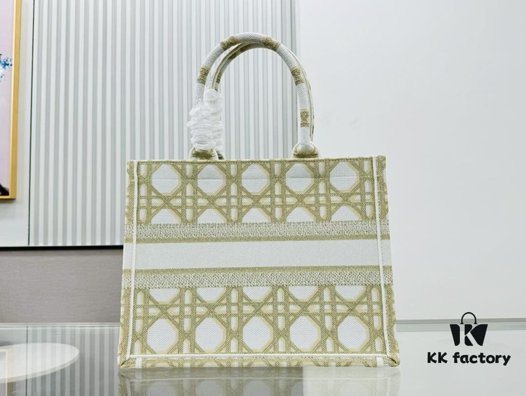 6930a76b6e68136f4d9ac50c Thick Thread, Heavy Fabric Original Order Medium Di0r Book Tote