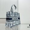 Thick Thread, Heavy Fabric Original Order Medium Di0r Book Tote