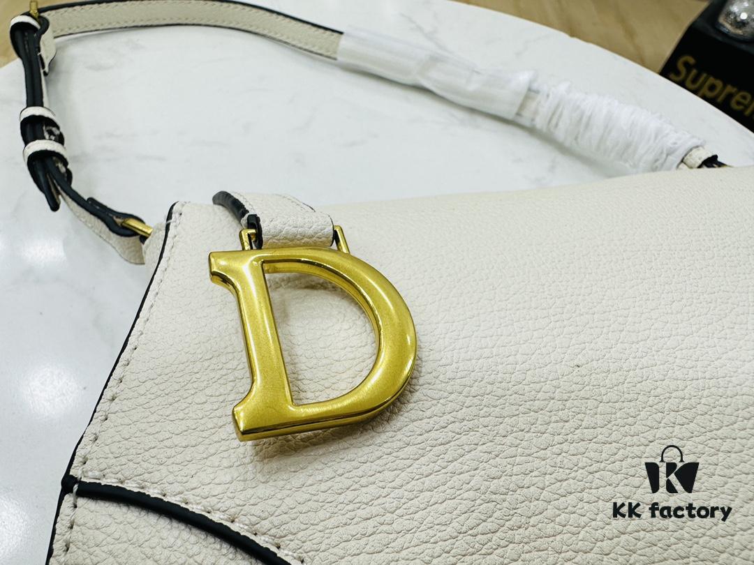 6930a7df6e68136f4d9ac60b Christian Dior New Moon-Shaped Underarm Bag