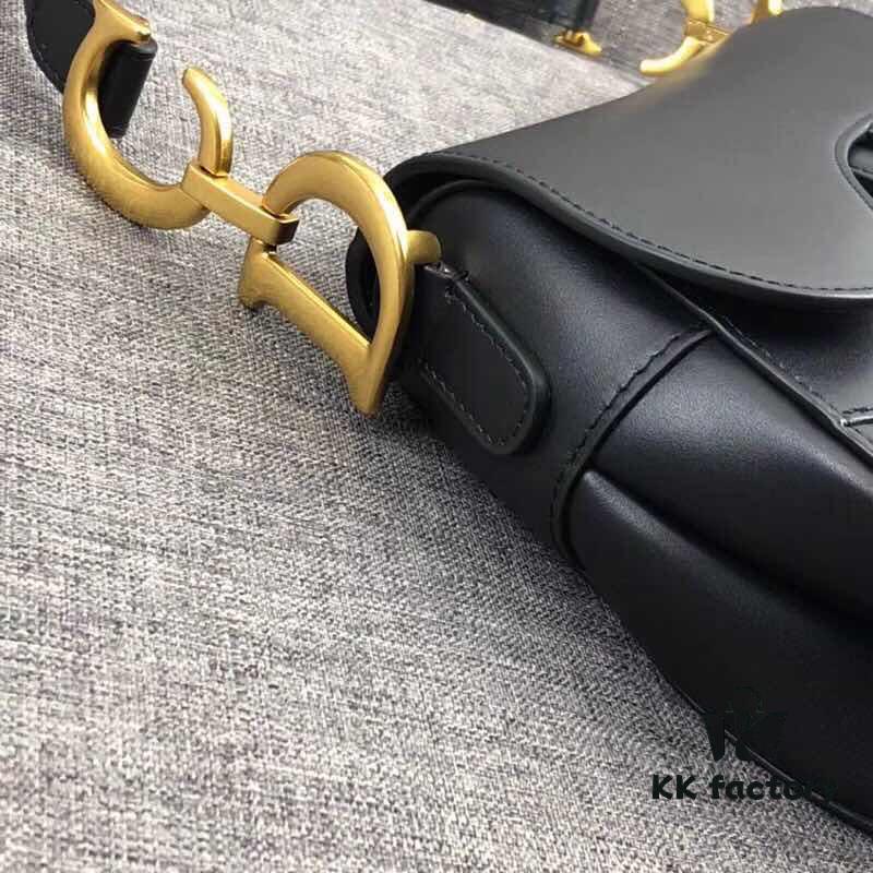 6930a7ea6e68136f4d9ac626 Dior Saddle Bag