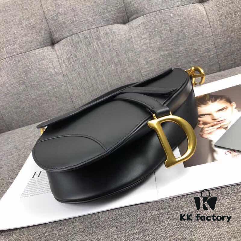 6930a7eb6e68136f4d9ac627 Dior Saddle Bag