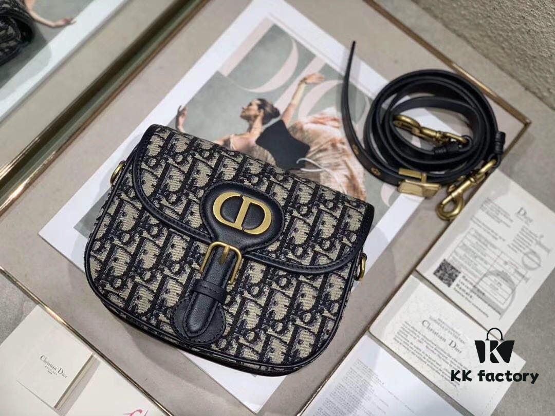 6930a7ef6e68136f4d9ac62b Vintage Version Dior Bobby 2022 Early Autumn New Retro Bag