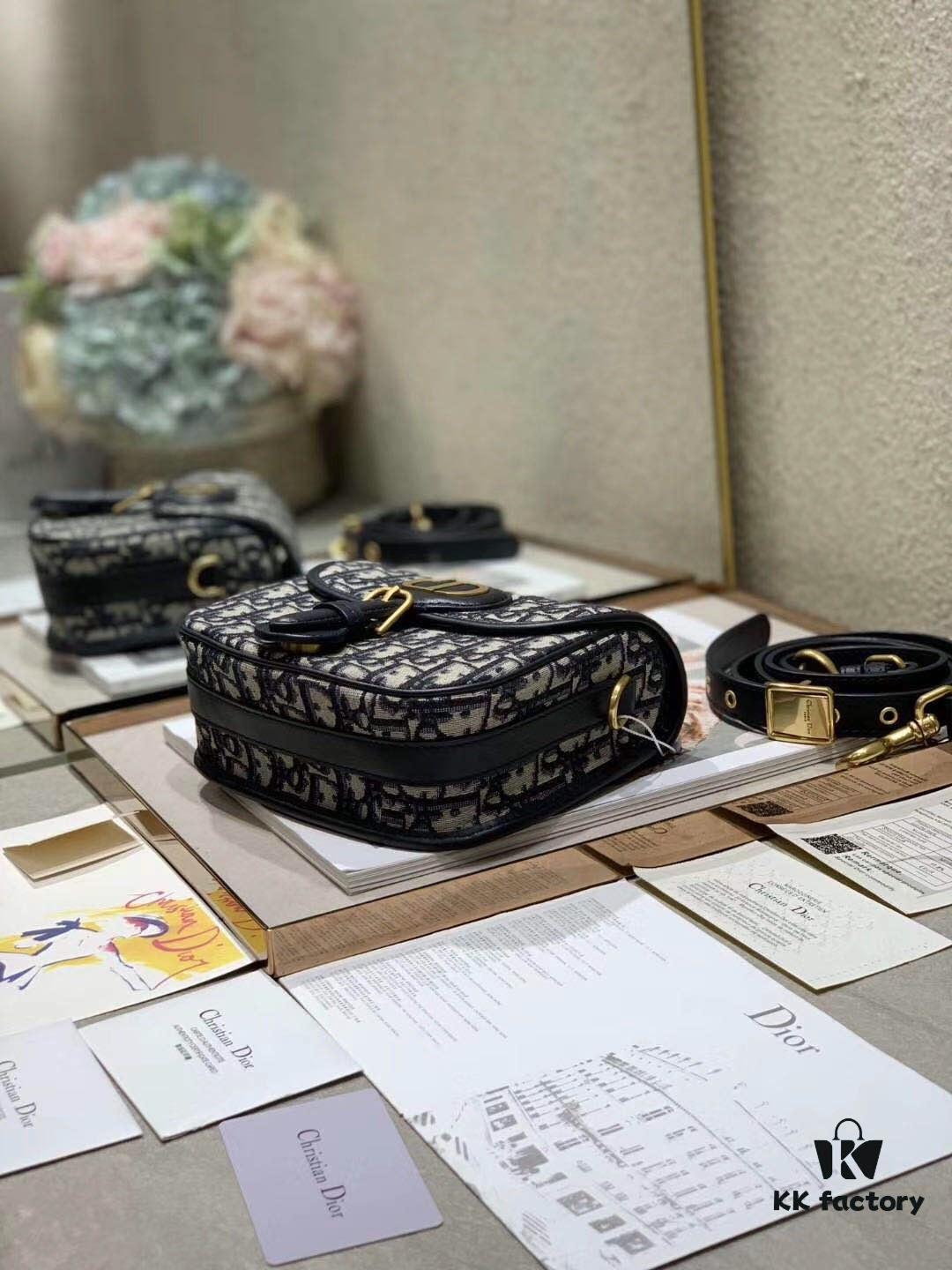 6930a7ef6e68136f4d9ac62c Vintage Version Dior Bobby 2022 Early Autumn New Retro Bag