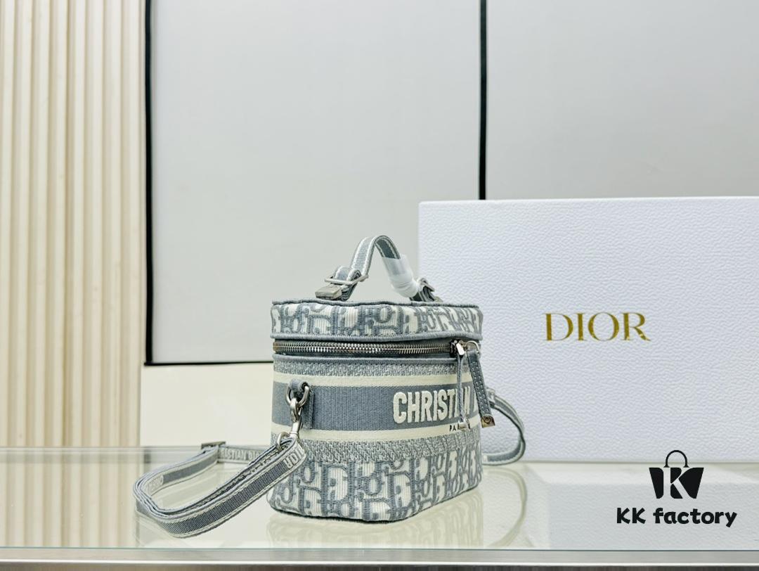 6930a80a6e68136f4d9ac669 New Embroidered DiorTravel Cosmetic Pouch
