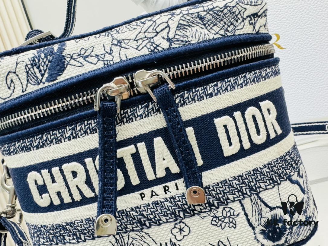 6930a8116e68136f4d9ac678 New Embroidered DiorTravel Cosmetic Pouch