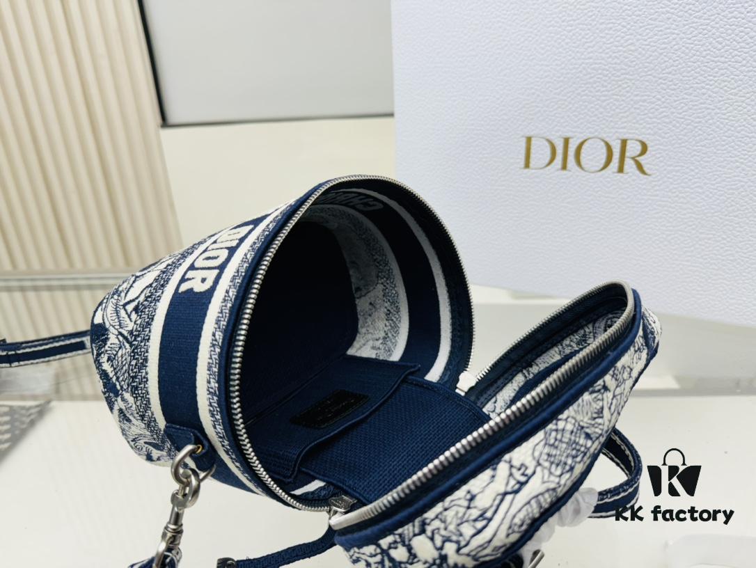 6930a8116e68136f4d9ac67a New Embroidered DiorTravel Cosmetic Pouch