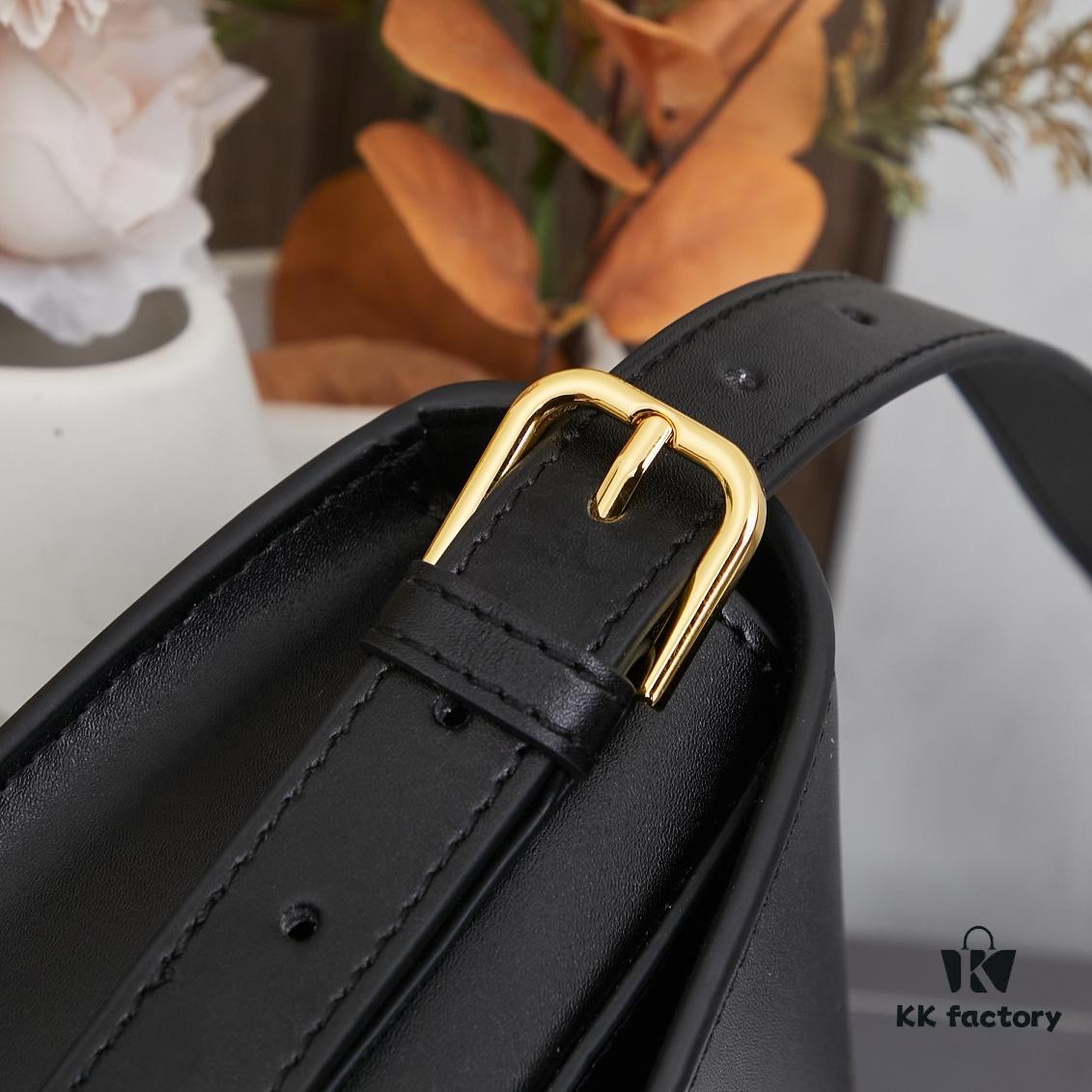 6930a8206e68136f4d9ac69a Dior Bobby Medium vs Large | Smooth Calfskin with Suede Lining from the 30 Montaigne Collection