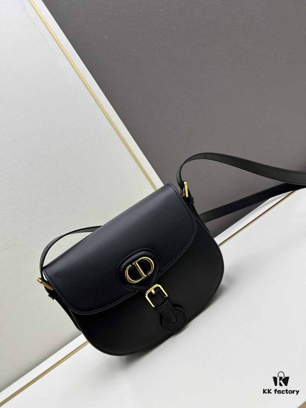 6930a8286e68136f4d9ac6a8 Dior Bobby Medium vs Large | Smooth Calfskin with Suede Lining from the 30 Montaigne Collection