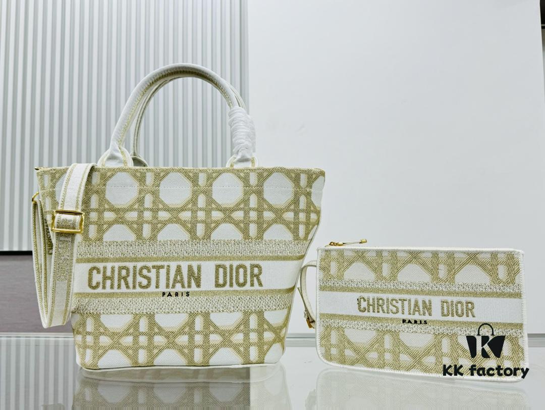 6930a8416e68136f4d9ac6da Dior Market Tote with Shoulder Strap and Mini Bag