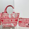 6930a84c6e68136f4d9ac6f0 Dior Market Tote Bag with Shoulder Strap and Mini Pouch