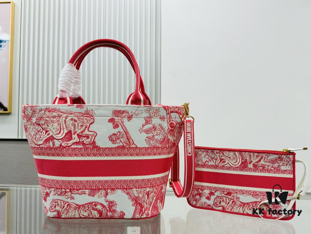 6930a84c6e68136f4d9ac6f1 Dior Market Tote Bag with Shoulder Strap and Mini Pouch