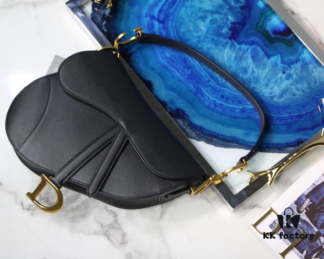 6930a8516e68136f4d9ac6fb Dior Black 'Saddle Palm Grain Series' M0446 with Lettered Strap