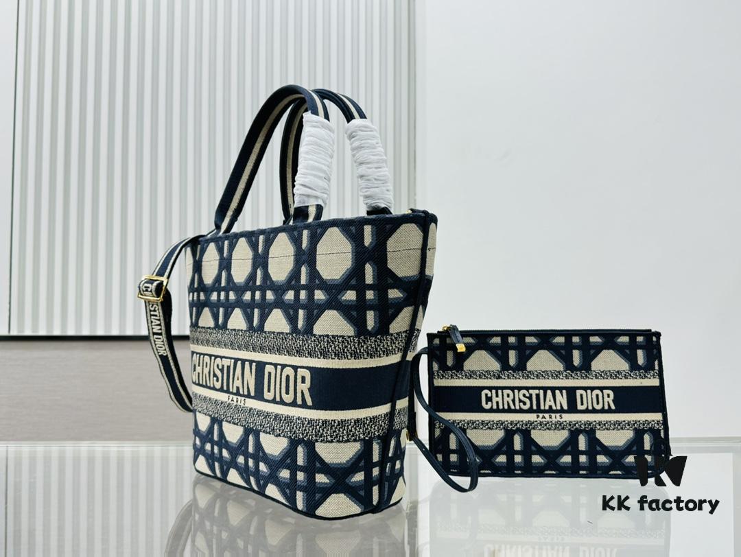 6930a8636e68136f4d9ac722 Dior Market Tote Bag with Shoulder Strap and Mini Pouch
