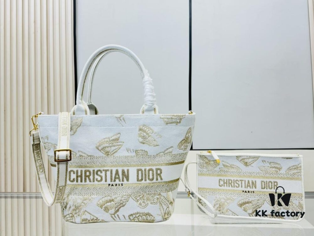 6930a86e6e68136f4d9ac73a Dior Market Tote with Shoulder Strap and Mini Bag
