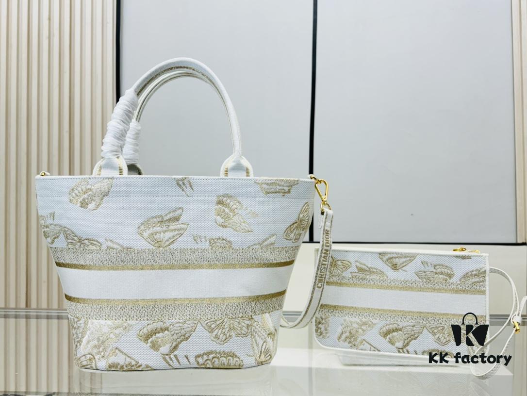 6930a8706e68136f4d9ac73c Dior Market Tote with Shoulder Strap and Mini Bag