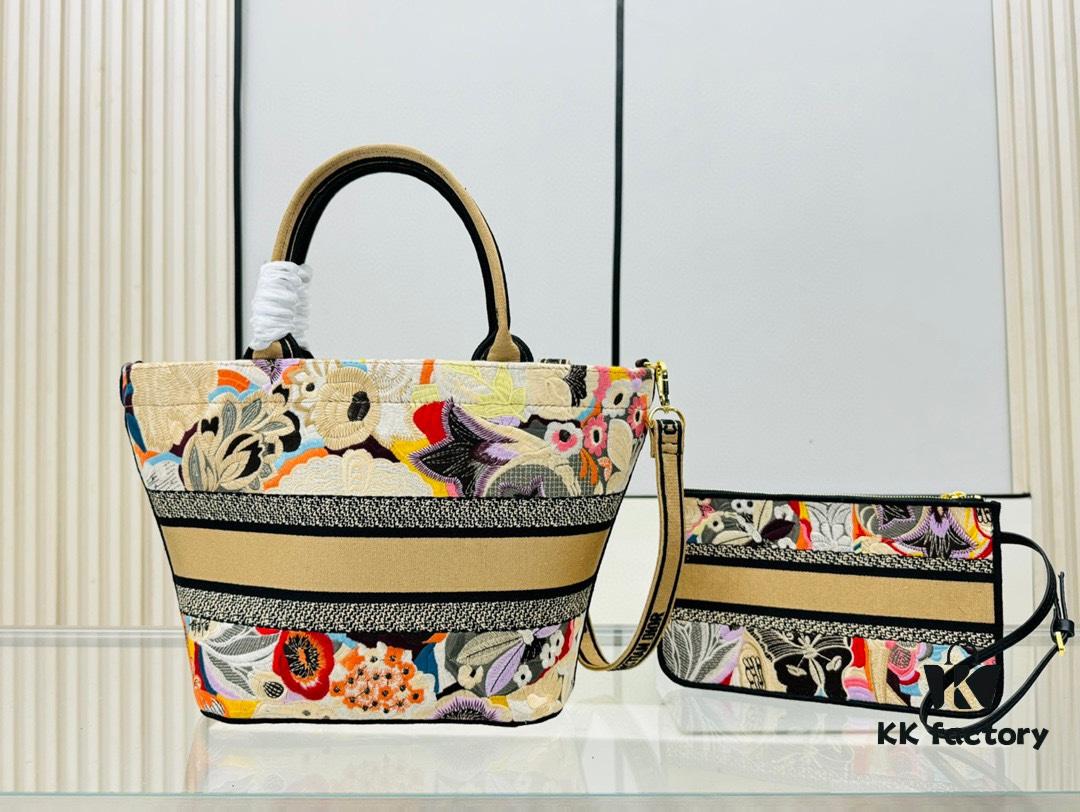 6930a8796e68136f4d9ac750 Dior Market Tote Bag with Shoulder Strap and Mini Pouch