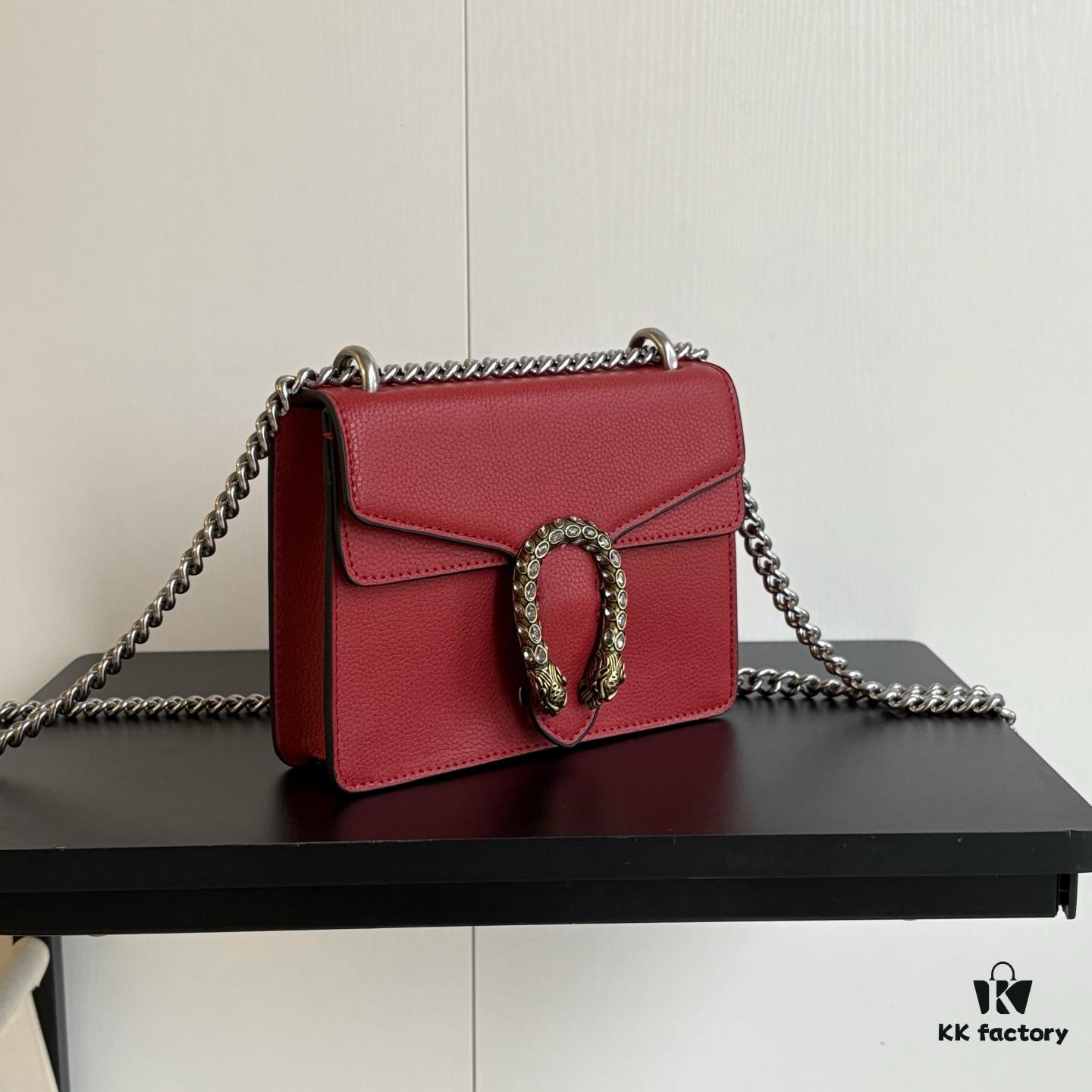 6930a8836e68136f4d9ac75e Authentic Shot # Model: 421970 Red Leather Size: 20✖️15.5✖️5cm Classic Timeless Dionysus Series Divine Design! Tiger Head Hardware and Chain with Excellent Texture! PVC with Leather Trim Single Compartment Plenty of Space for Powder Case, Phone, Lipstick – Effortlessly Stylish When Carried Outdoors ✅