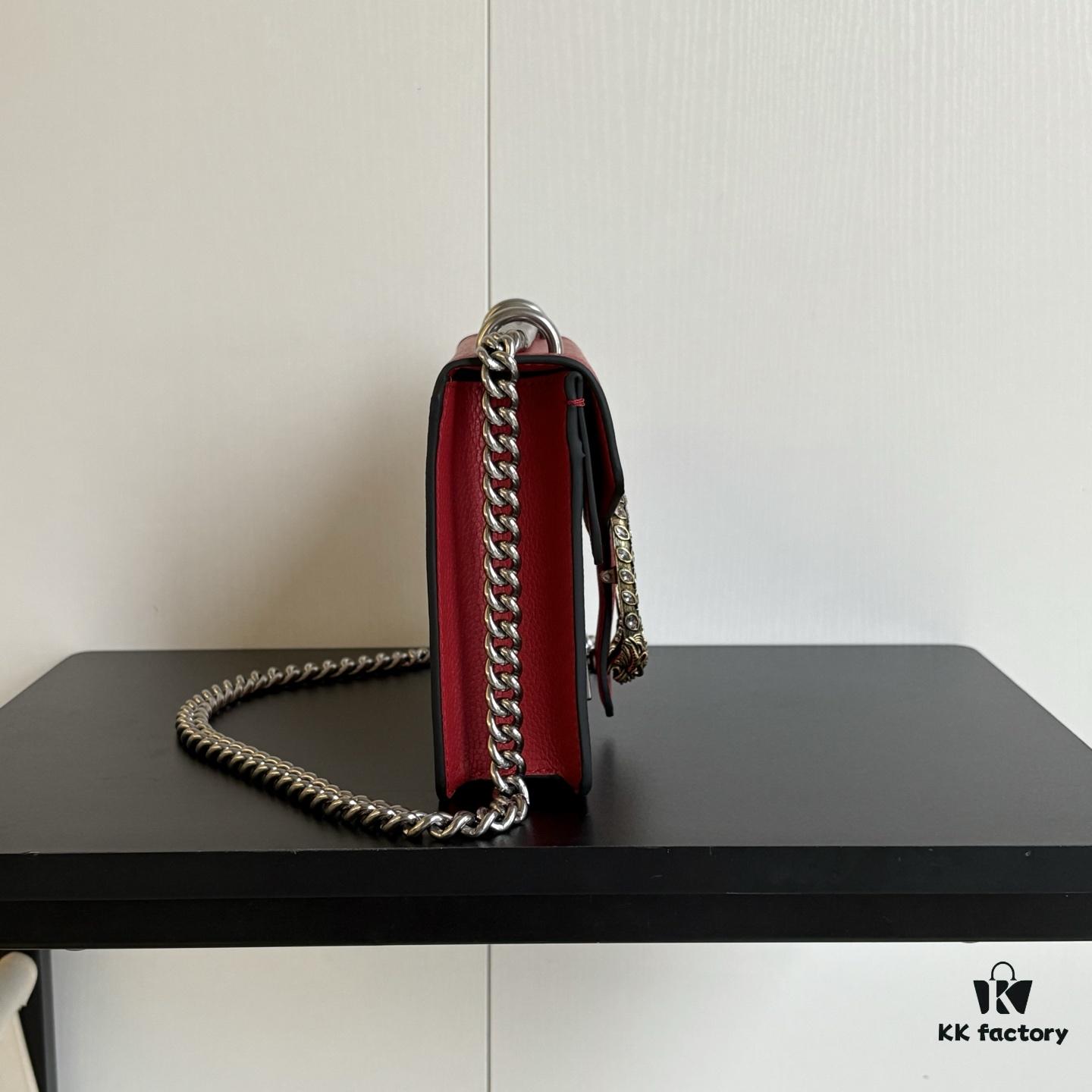 6930a8836e68136f4d9ac761 Authentic Shot # Model: 421970 Red Leather Size: 20✖️15.5✖️5cm Classic Timeless Dionysus Series Divine Design! Tiger Head Hardware and Chain with Excellent Texture! PVC with Leather Trim Single Compartment Plenty of Space for Powder Case, Phone, Lipstick – Effortlessly Stylish When Carried Outdoors ✅