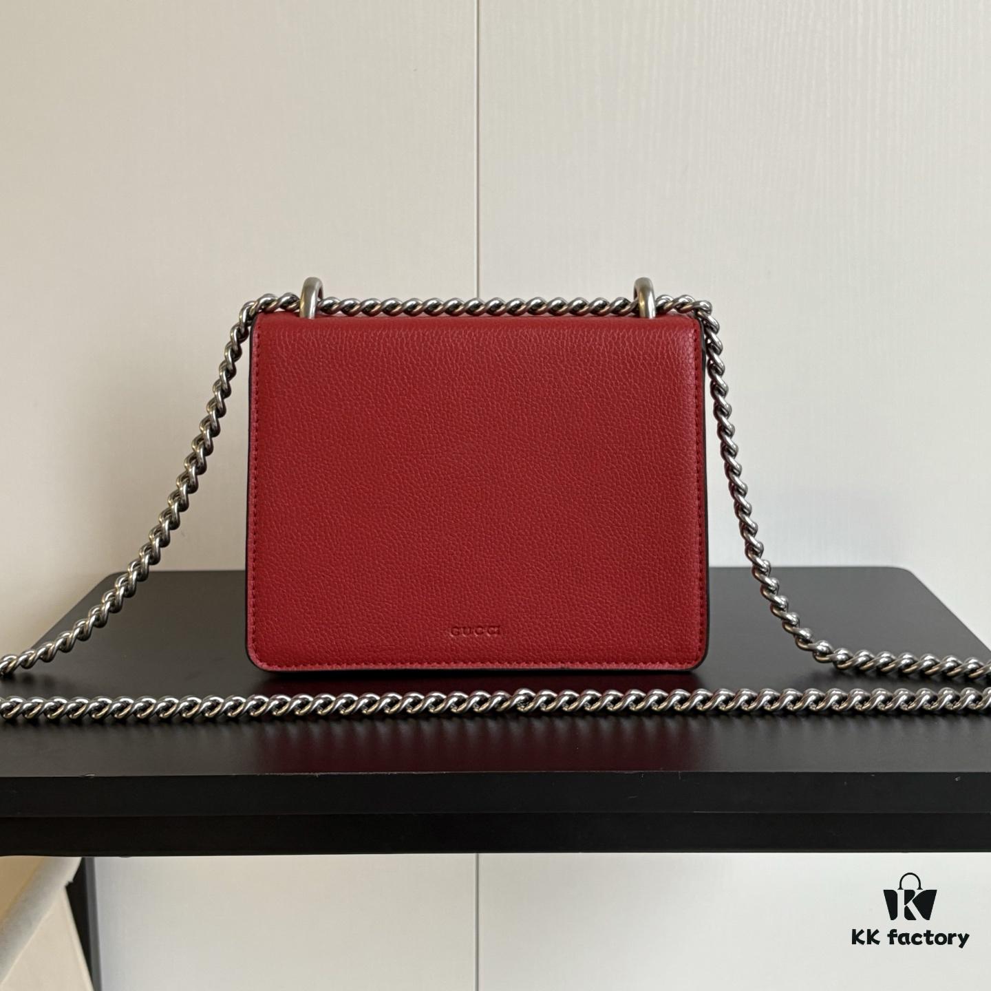 6930a8846e68136f4d9ac762 Authentic Shot # Model: 421970 Red Leather Size: 20✖️15.5✖️5cm Classic Timeless Dionysus Series Divine Design! Tiger Head Hardware and Chain with Excellent Texture! PVC with Leather Trim Single Compartment Plenty of Space for Powder Case, Phone, Lipstick – Effortlessly Stylish When Carried Outdoors ✅