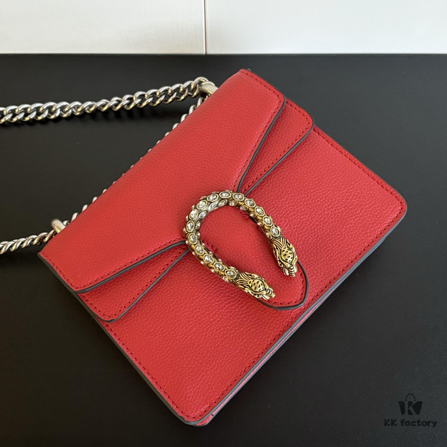 6930a8856e68136f4d9ac764 Authentic Shot # Model: 421970 Red Leather Size: 20✖️15.5✖️5cm Classic Timeless Dionysus Series Divine Design! Tiger Head Hardware and Chain with Excellent Texture! PVC with Leather Trim Single Compartment Plenty of Space for Powder Case, Phone, Lipstick – Effortlessly Stylish When Carried Outdoors ✅