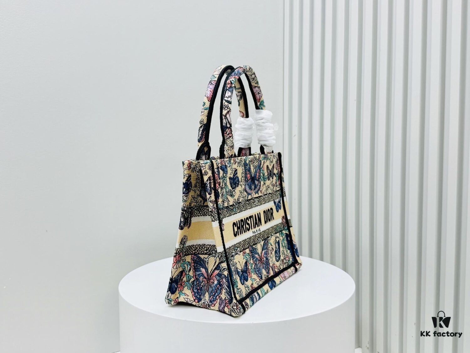 6930a9366e68136f4d9ac89e Authentic Thick Fabric Warning ️ Small Size 'Book Tote'