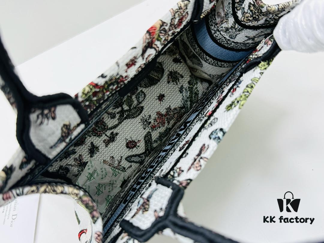6930a9816e68136f4d9ac939 Authentic Thick Fabric Warning ️ Small Size 【Book Tote】