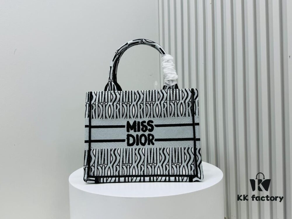 6930a9996e68136f4d9ac96d Authentic Thick Fabric Warning ️ Small Size 'Book Tote'