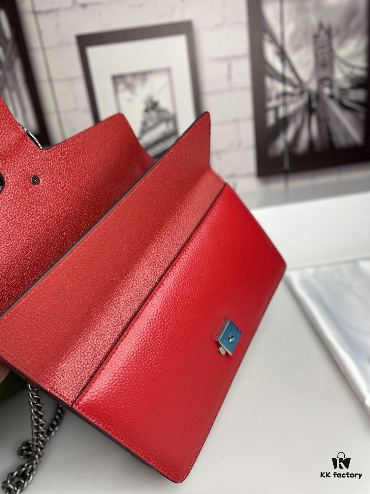 6930a9ac6e68136f4d9ac991 Crinkled Leather with Double Tiger Head Clasp Inspired by the Greek Myth of Dionysus, Dual Flap Pockets, Handheld or Crossbody Bag, Model: 400249, Size: 28x15x7