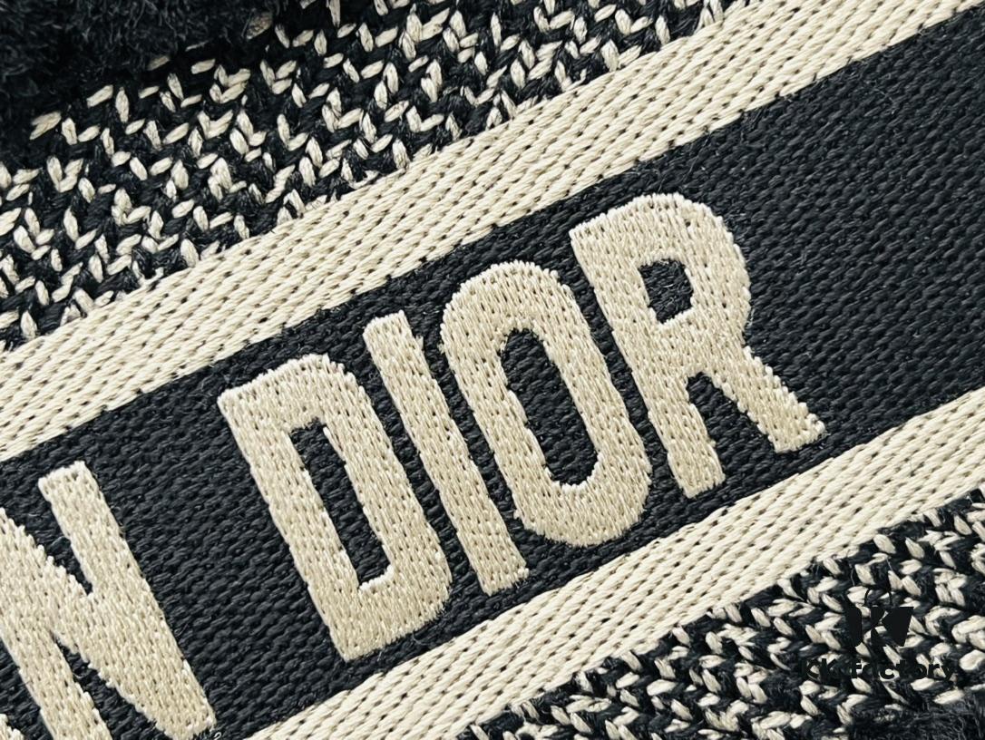 6930a9dd6e68136f4d9ac9fc Authentic Thick Fabric Warning ️ Small Size Wool Plaid Black 【Book Tote】
