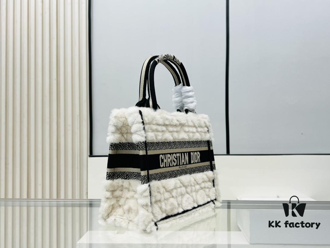 6930a9e06e68136f4d9aca01 Authentic Thick Fabric Warning ️ Small Size White Fur is Black 【Book Tote】